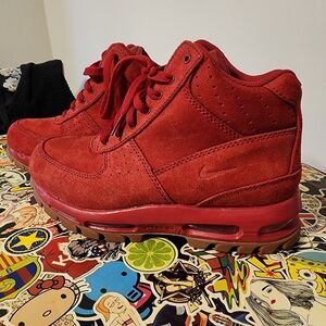 Nike ACG Boys' Air Max Goadome Boots, 7Y, Red leather